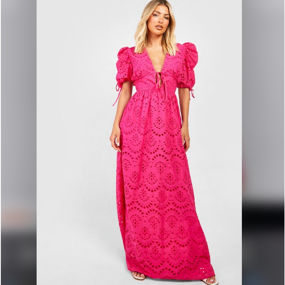 GORGEOUS EYELET MAXI DRESS🌸NWOT